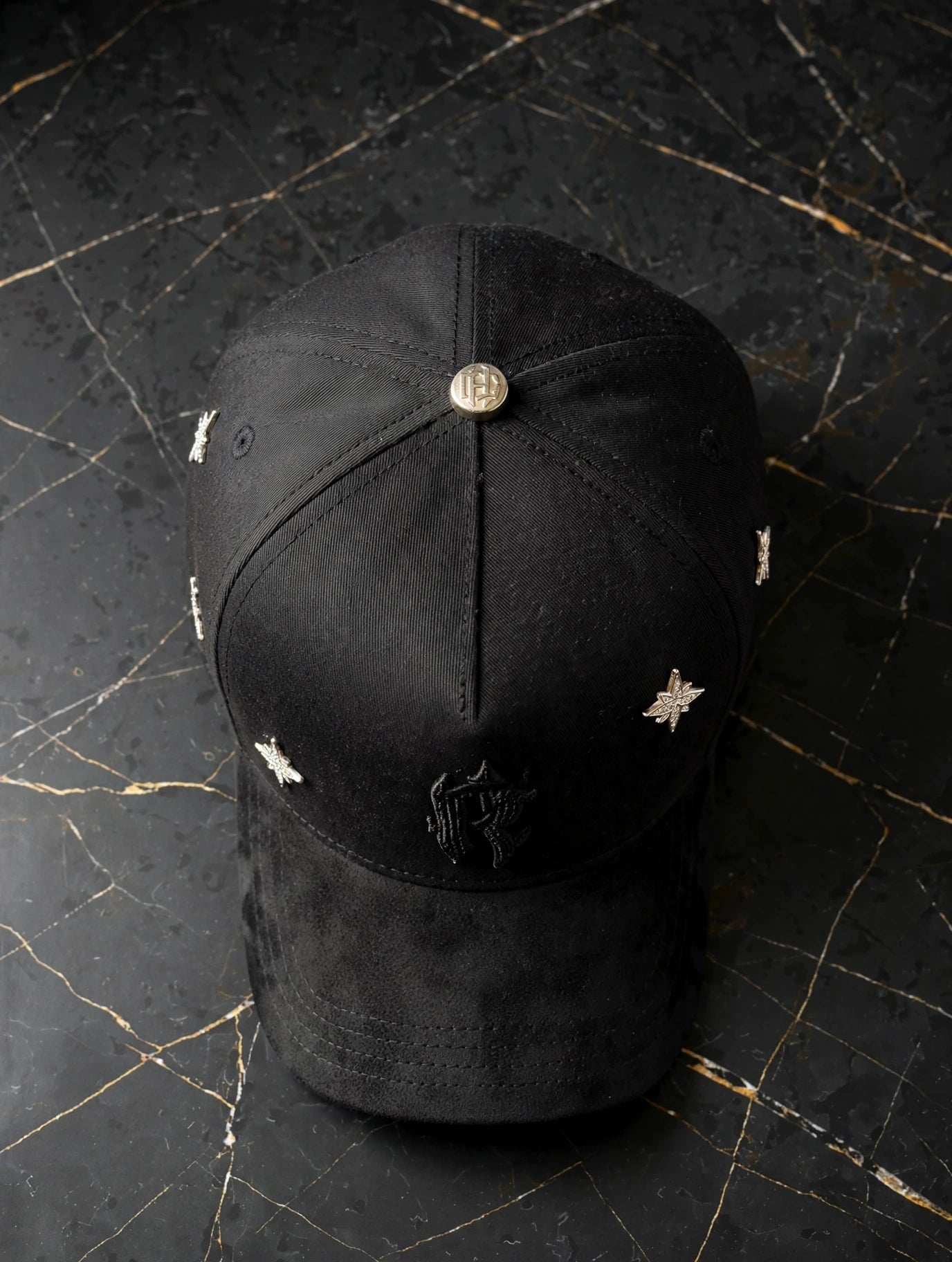 Luxury / Premium
GORRA BLACK ROYAL - EDICIÓN R