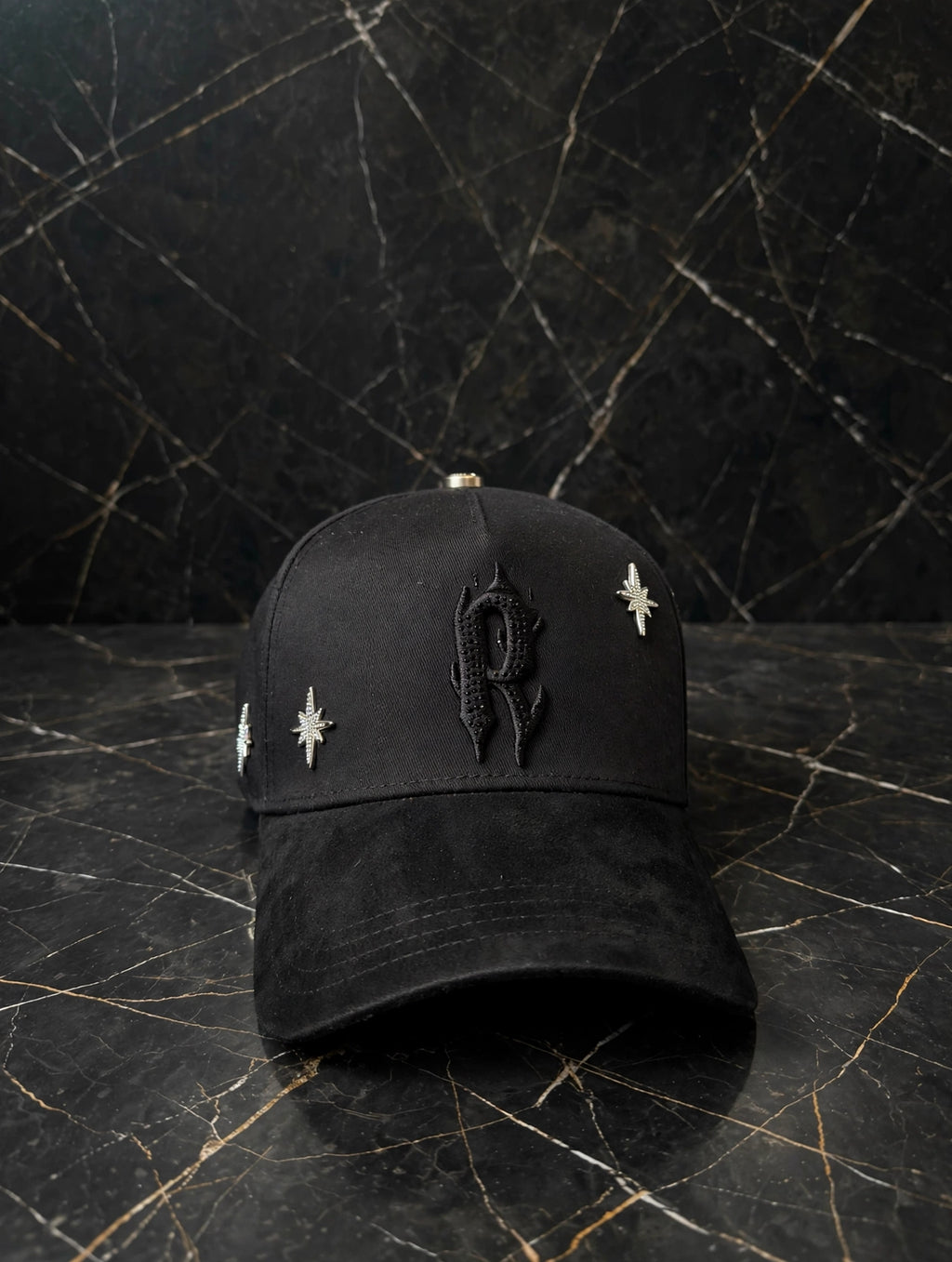 Luxury / Premium
GORRA BLACK ROYAL - EDICIÓN R