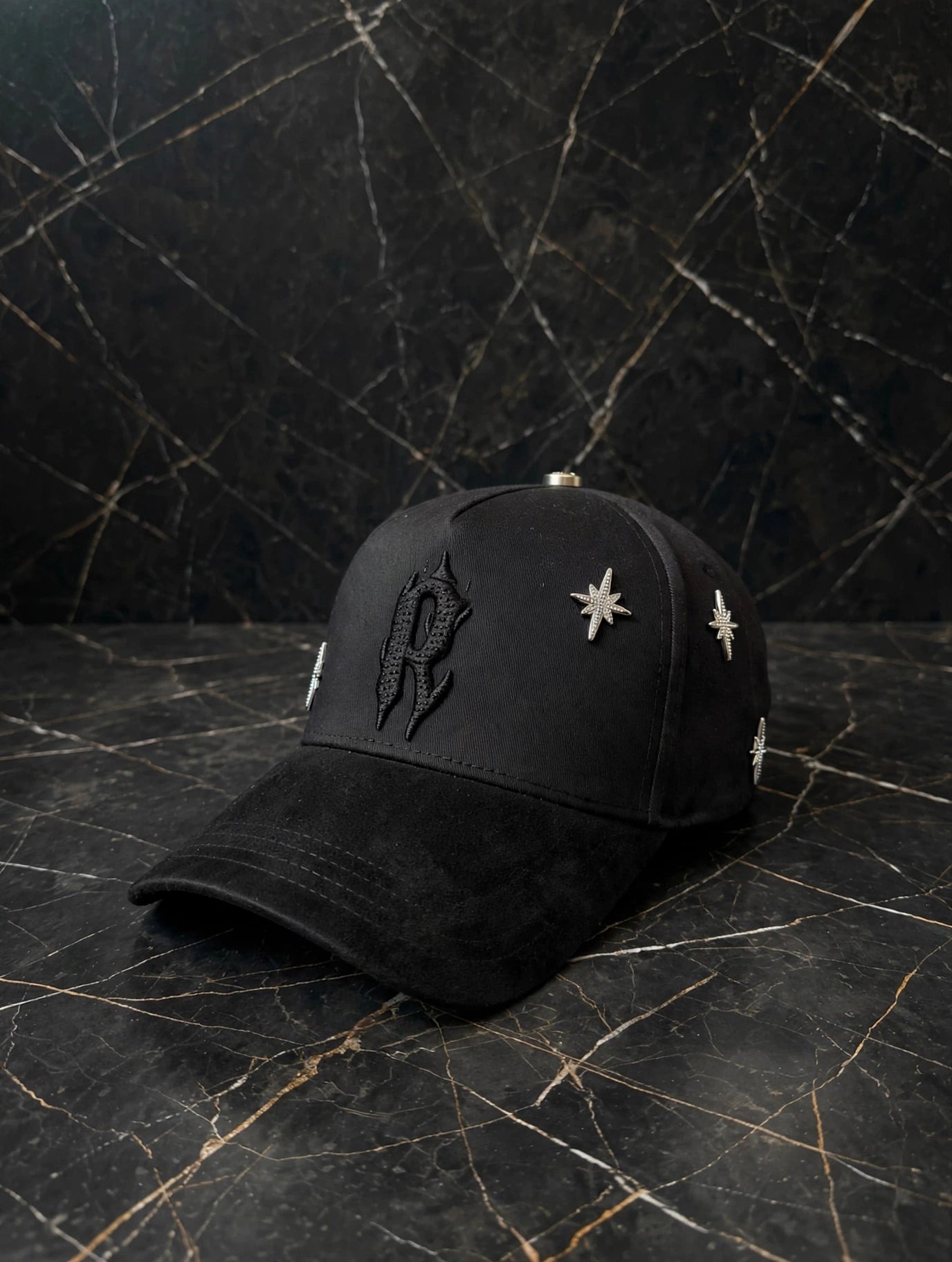 Luxury / Premium
GORRA BLACK ROYAL - EDICIÓN R
